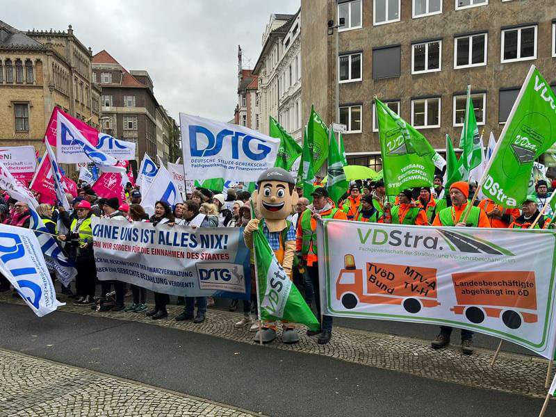 Endlose Menschenmenge in Hannover